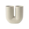 Muuto Vases | Vase Kink Ceramique Beige / Earnest Studio, 2018 - Muuto